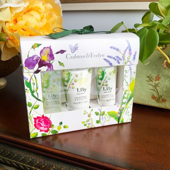 CRABTREE & EVELYN Lily 3 Pieces Gift Set, Shower Gel, Body Lotion and Body Cream - Picture 3 of 8
